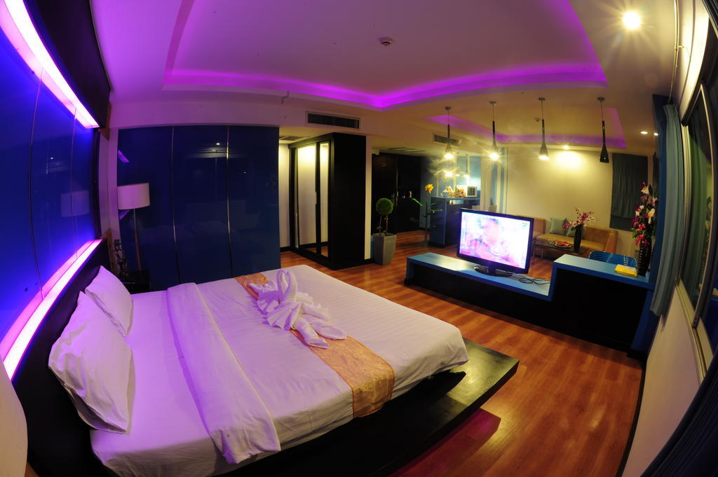 Capital O 75514 Vasidtee City Hotel Suphan Buri Ngoại thất bức ảnh