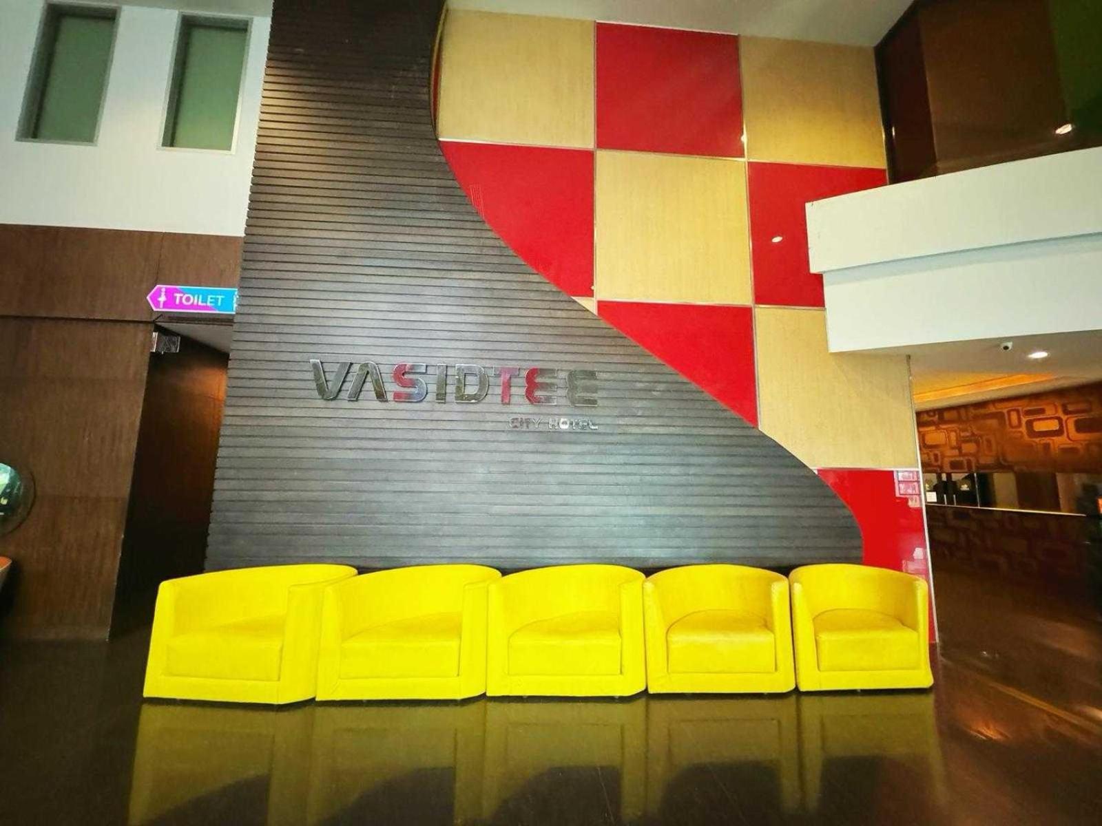 Capital O 75514 Vasidtee City Hotel Suphan Buri Ngoại thất bức ảnh