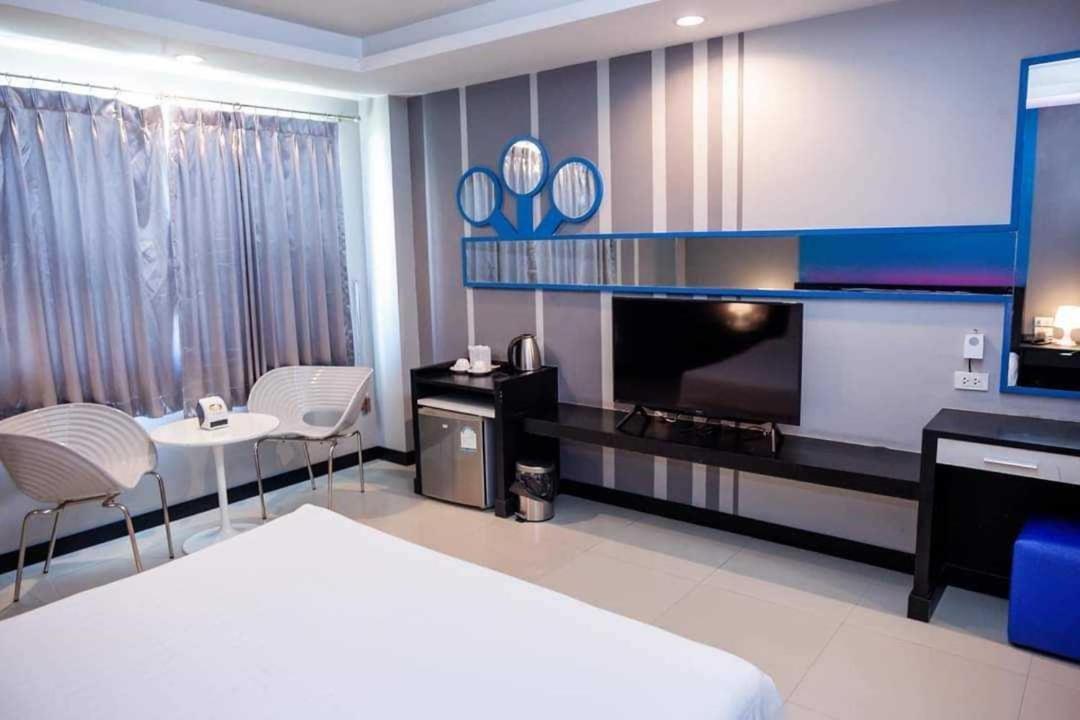 Capital O 75514 Vasidtee City Hotel Suphan Buri Ngoại thất bức ảnh