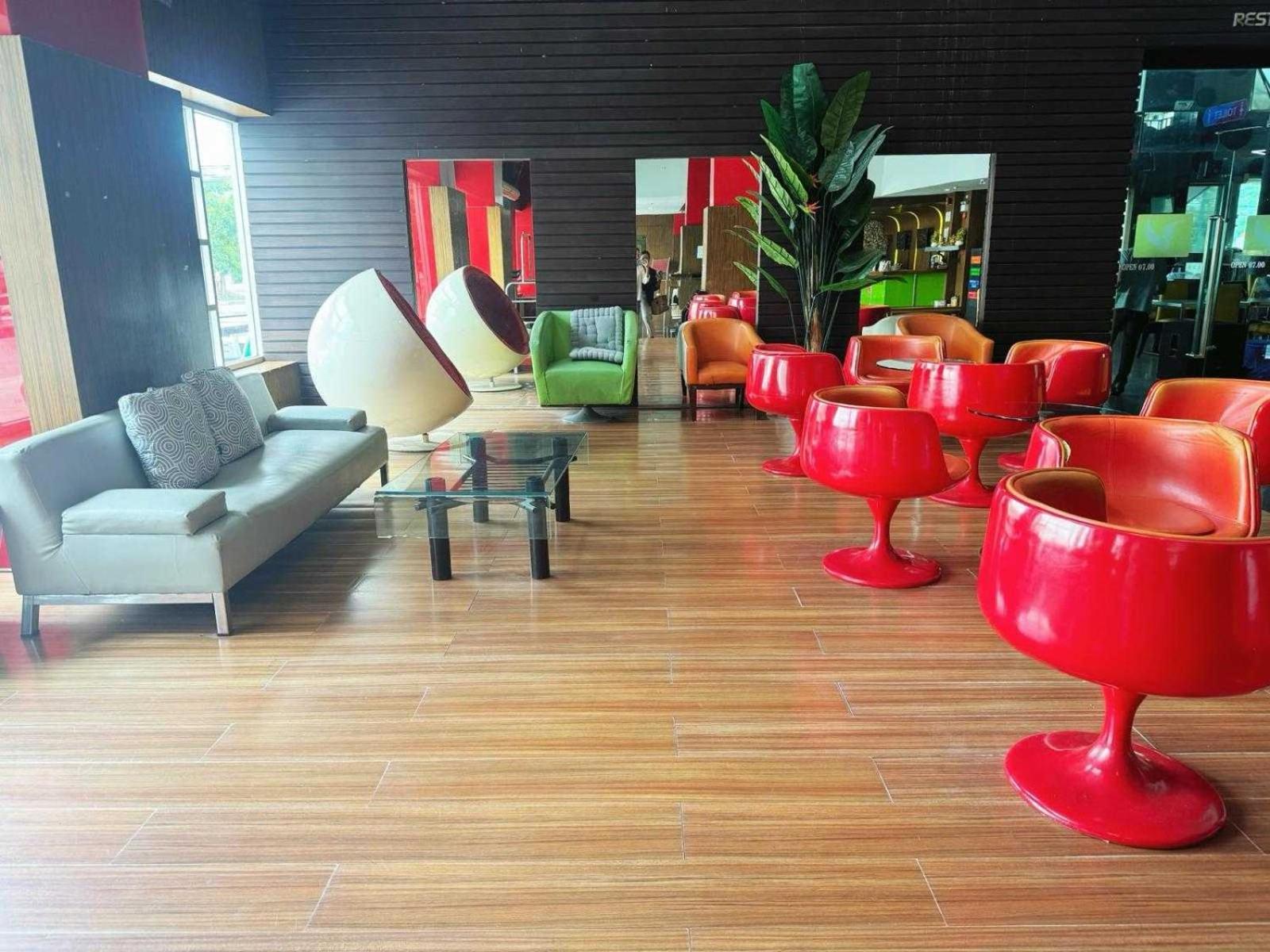 Capital O 75514 Vasidtee City Hotel Suphan Buri Ngoại thất bức ảnh