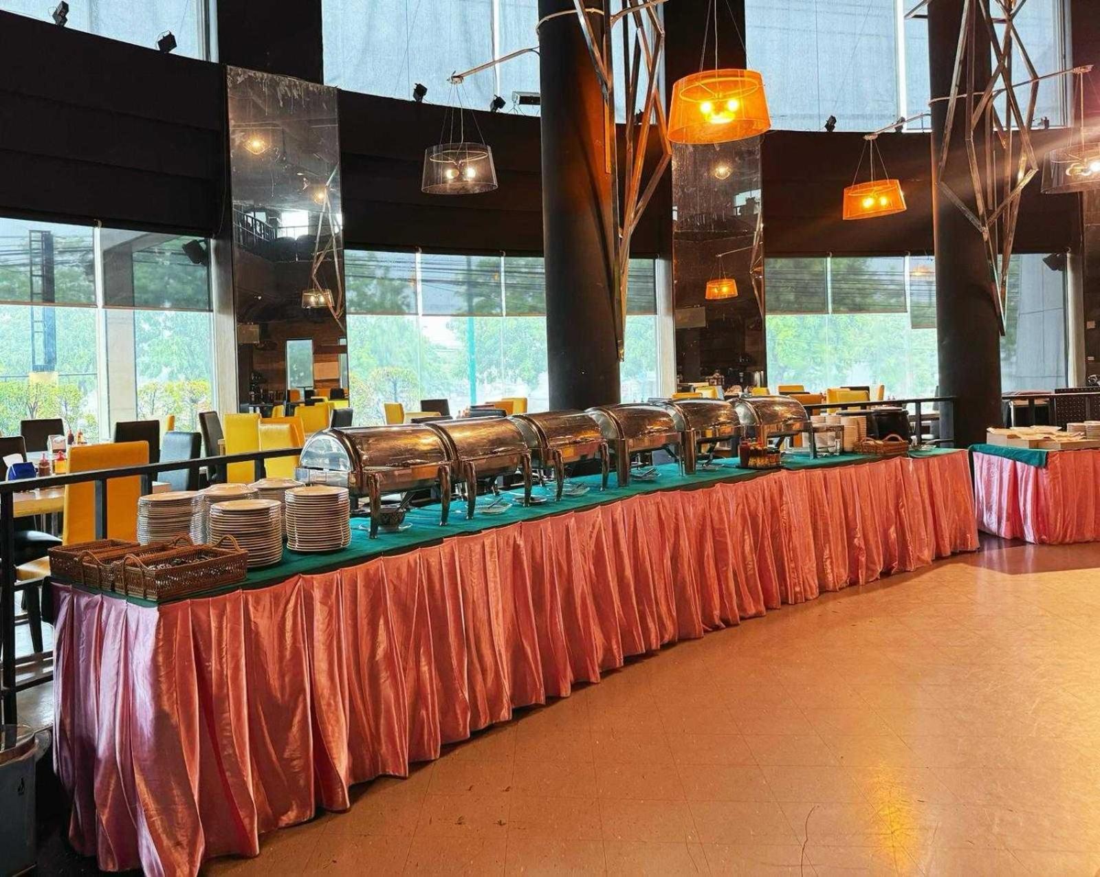 Capital O 75514 Vasidtee City Hotel Suphan Buri Ngoại thất bức ảnh
