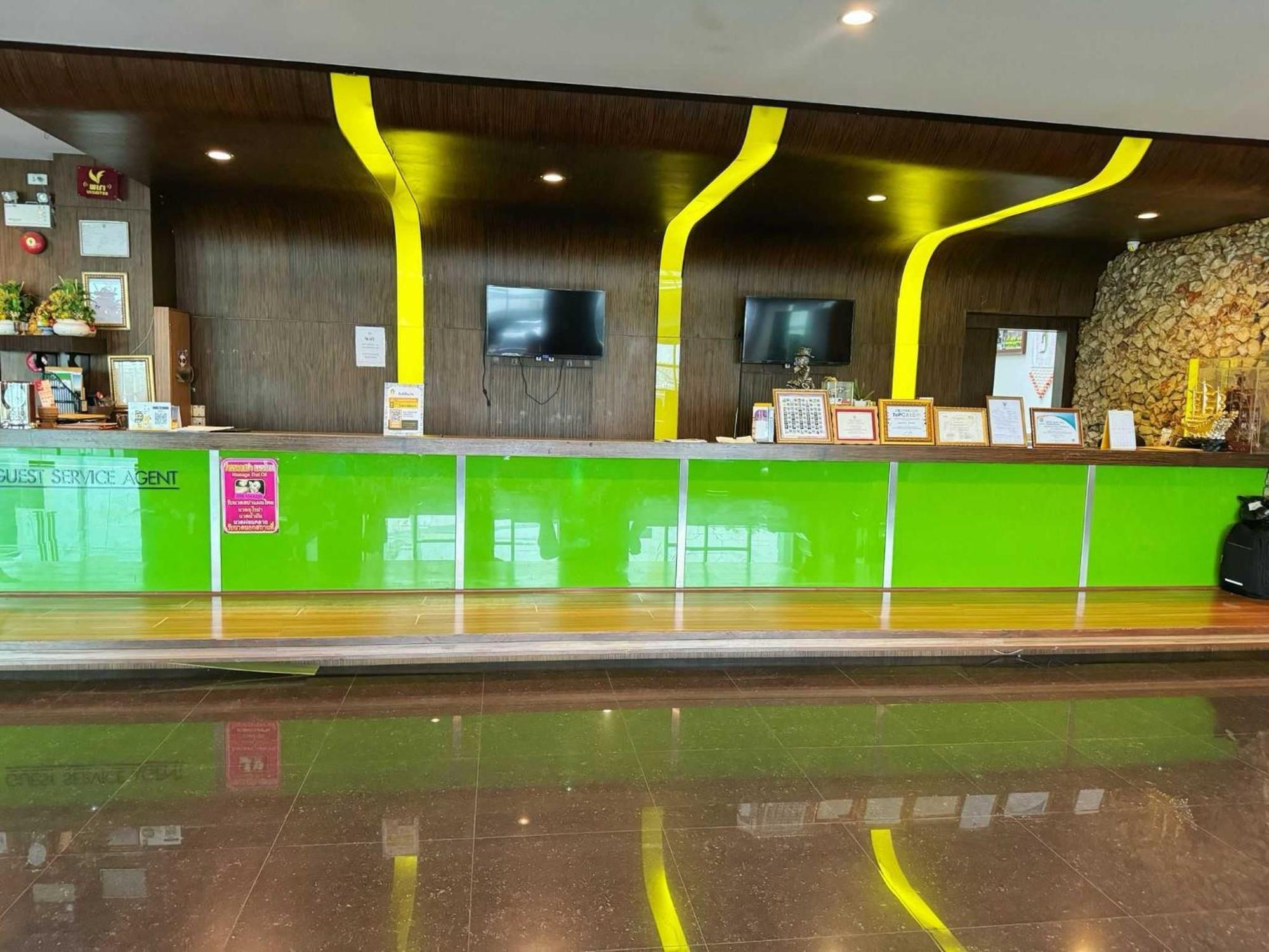 Capital O 75514 Vasidtee City Hotel Suphan Buri Ngoại thất bức ảnh