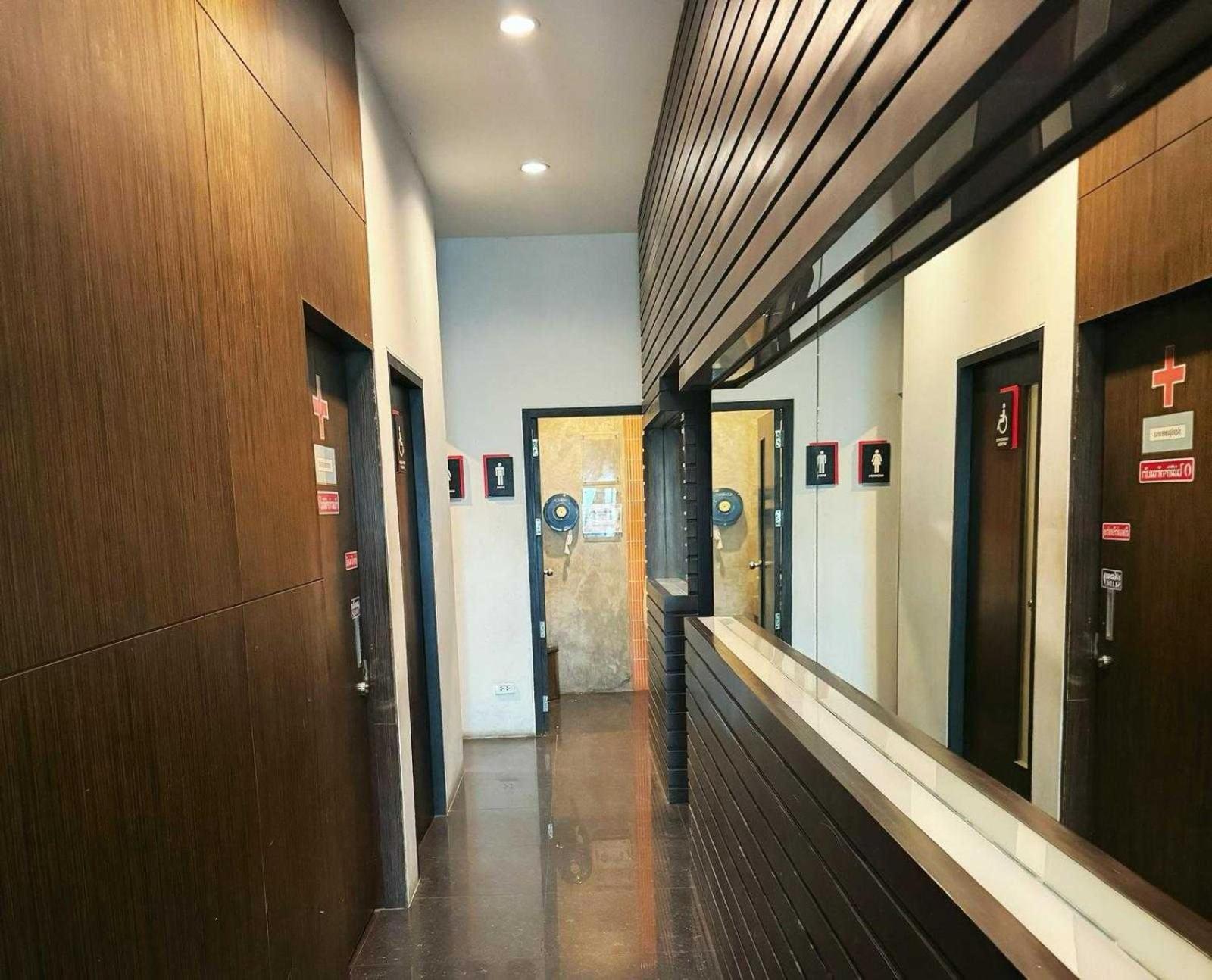 Capital O 75514 Vasidtee City Hotel Suphan Buri Ngoại thất bức ảnh