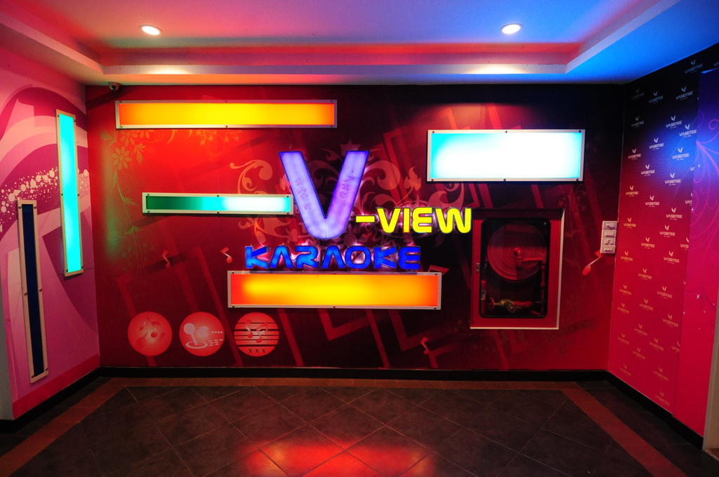 Capital O 75514 Vasidtee City Hotel Suphan Buri Ngoại thất bức ảnh