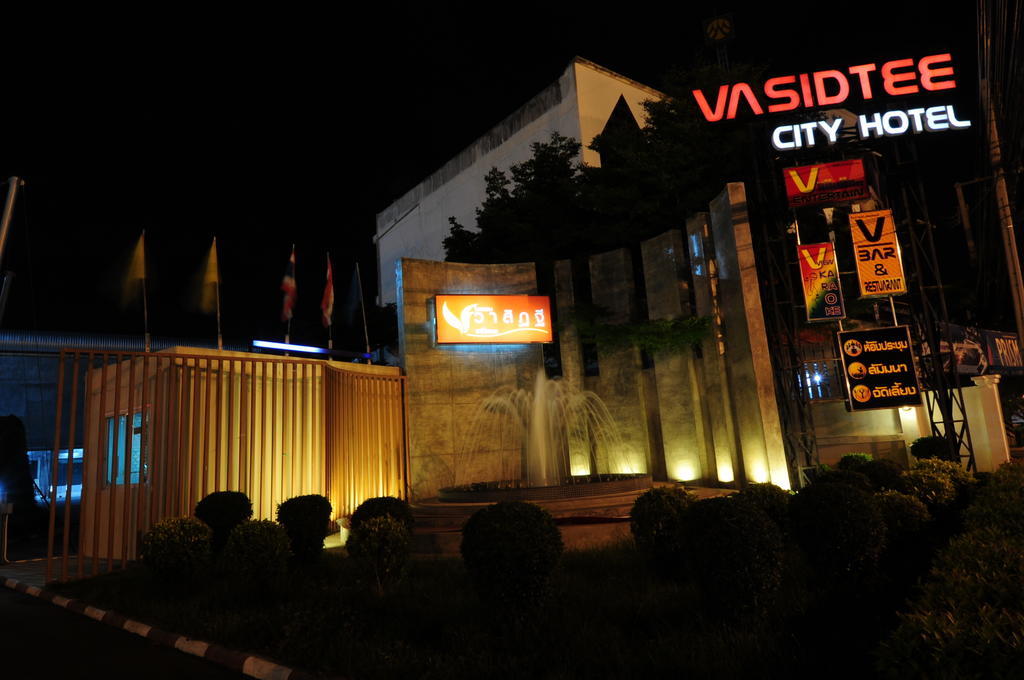 Capital O 75514 Vasidtee City Hotel Suphan Buri Ngoại thất bức ảnh