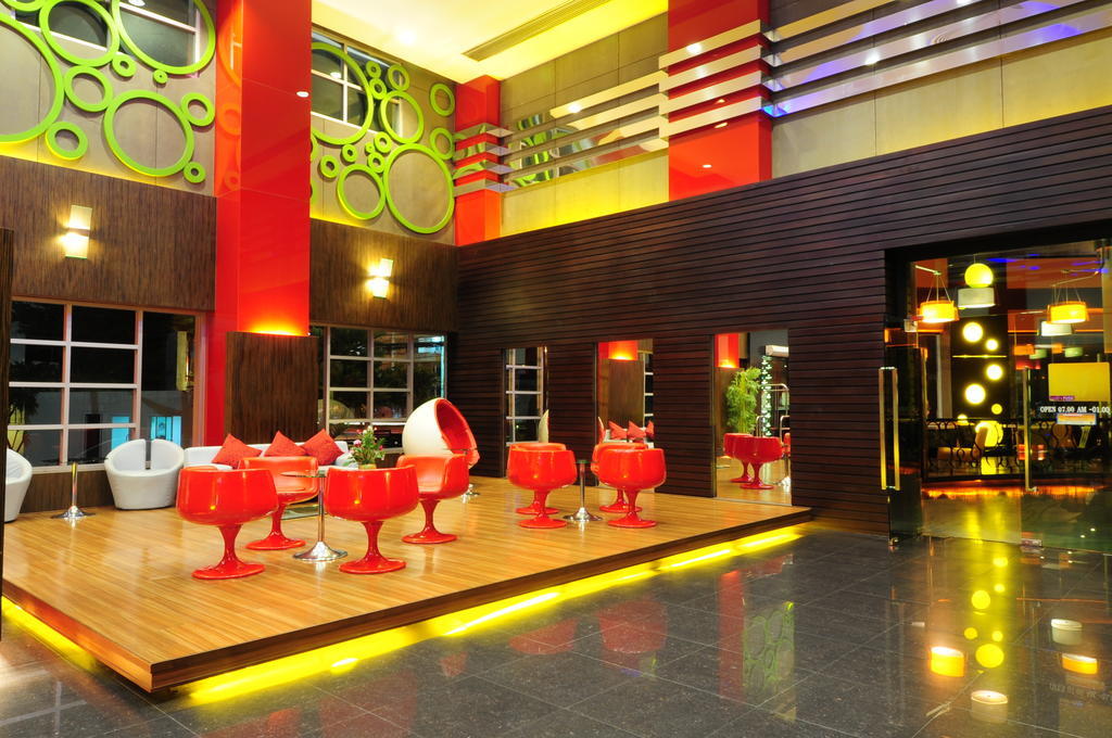 Capital O 75514 Vasidtee City Hotel Suphan Buri Ngoại thất bức ảnh